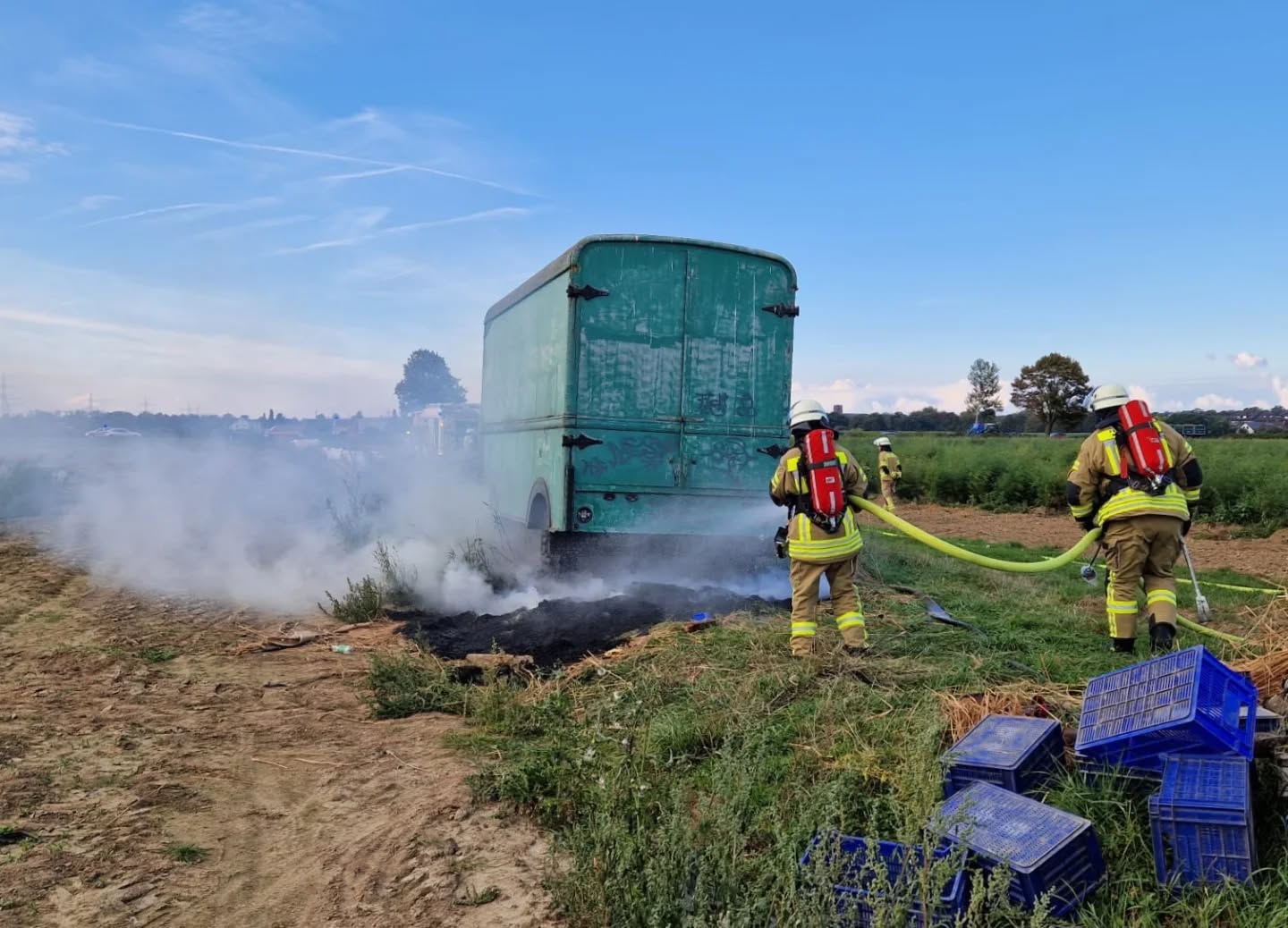 https://feuerwehr-merzenich.de/uploads/2025/09/28%20Bauwagen/01.jpg