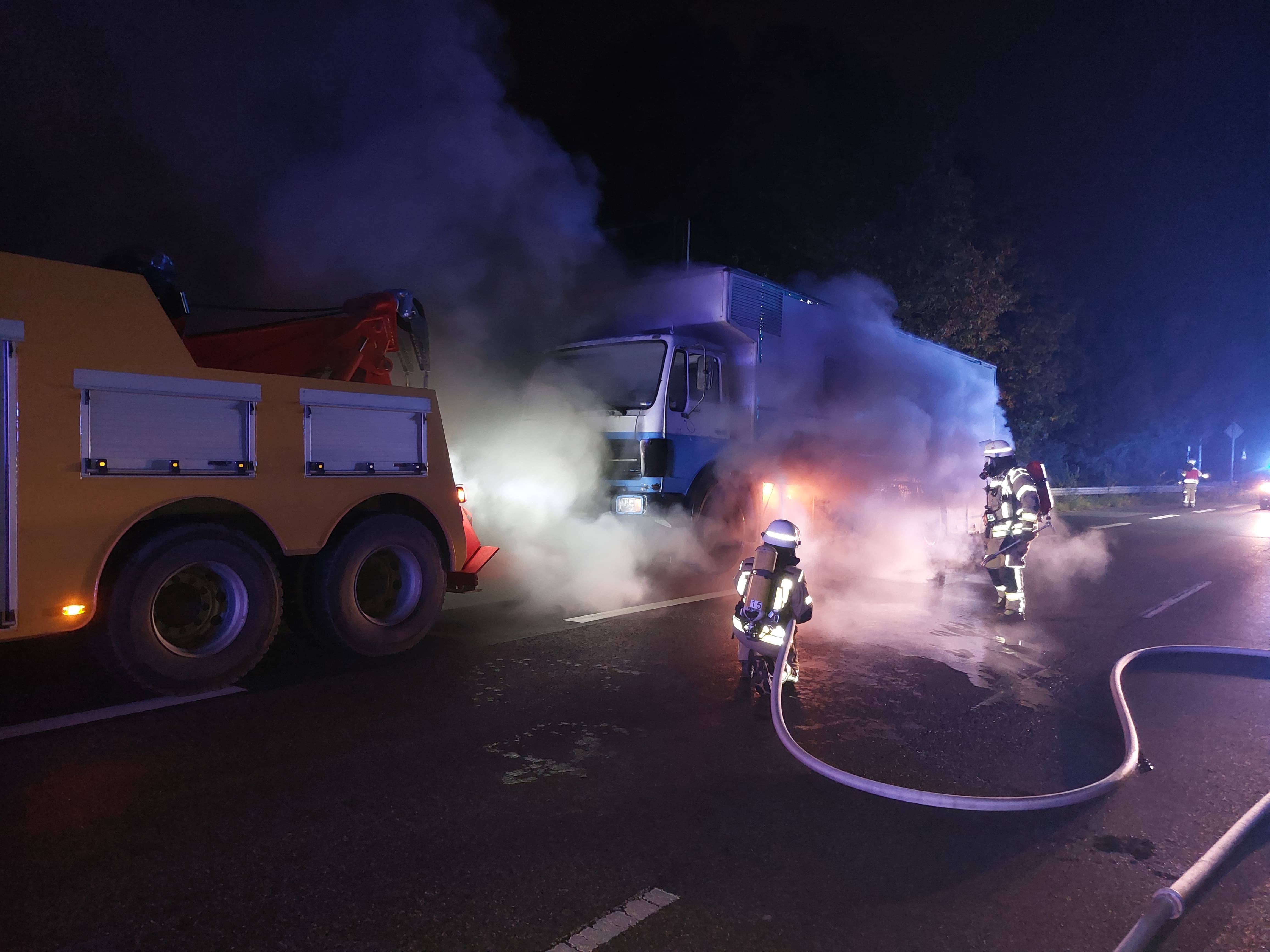 https://feuerwehr-merzenich.de/uploads/2025/10/09%20Pferdetransporter/01.jpg