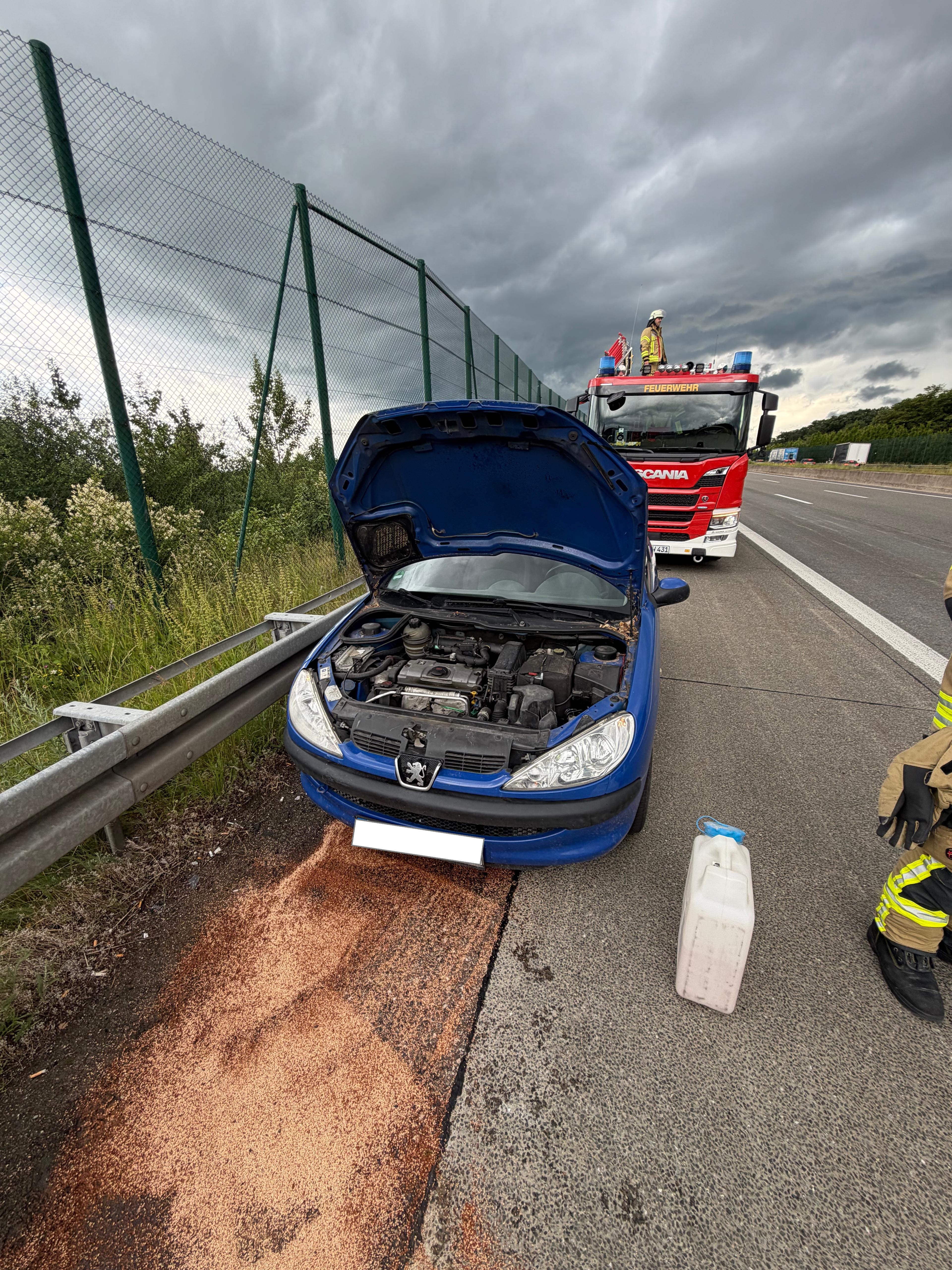 https://feuerwehr-merzenich.de/uploads/2026/06/02%20PKW%20BAB%20%C3%96lverlust/01.jpg
