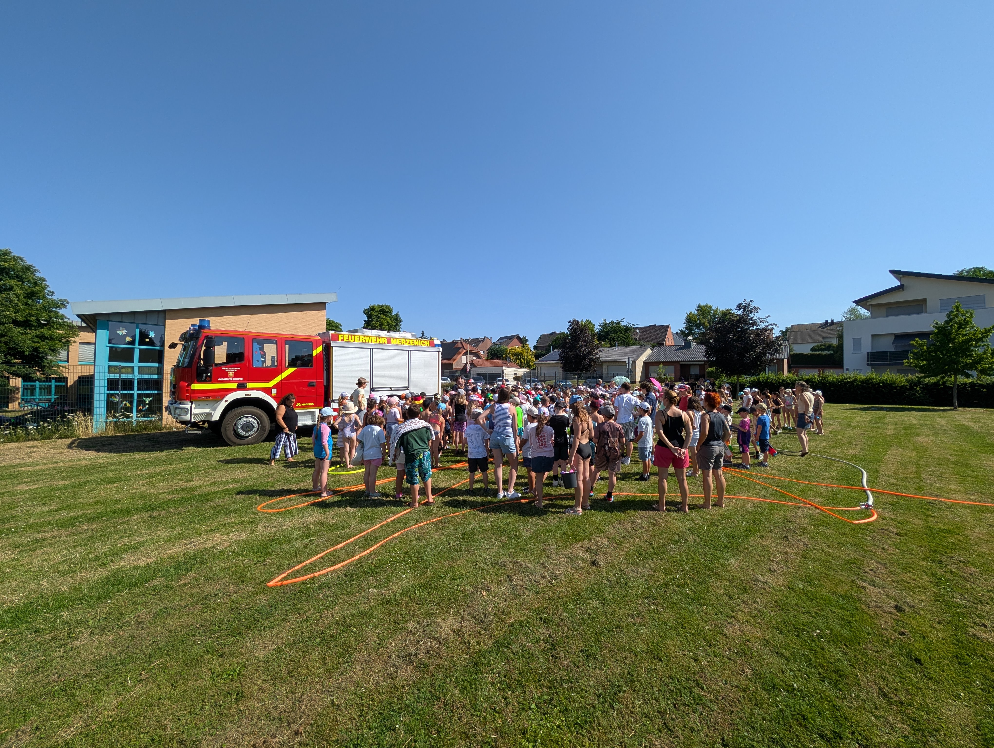 https://feuerwehr-merzenich.de/uploads/Aktuelles/2026/Juni/26%20Wasserschlacht/01.jpg