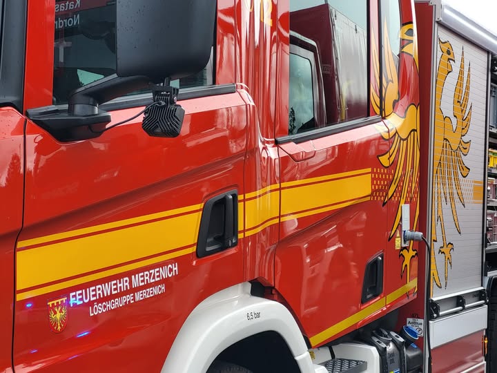 https://feuerwehr-merzenich.de/uploads/Beispielbilder/Auto/Neues%20HLF.jpg