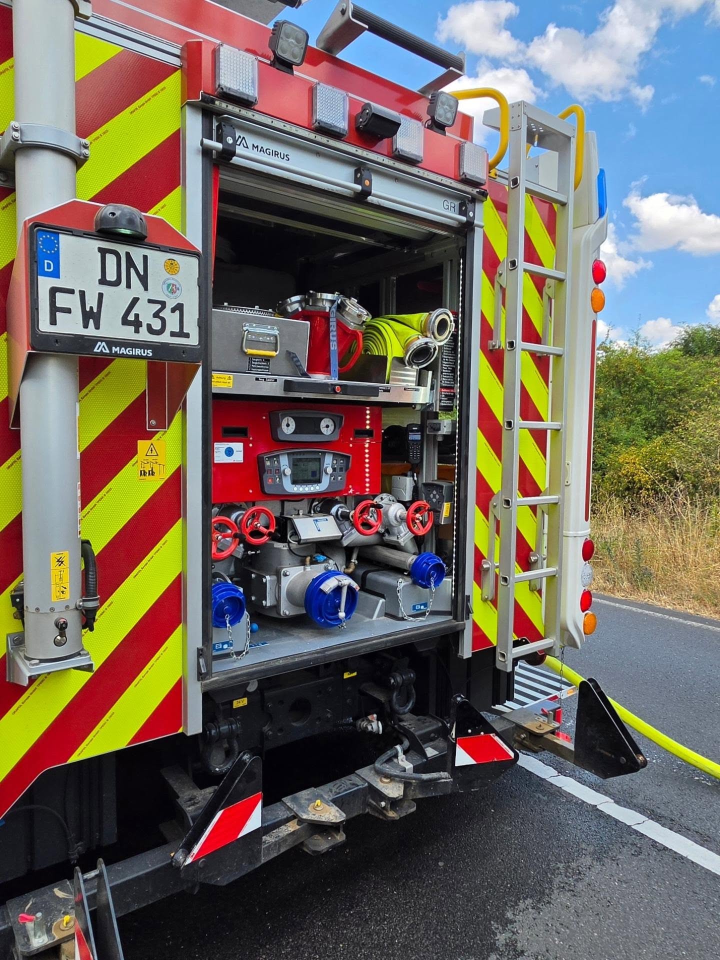 https://feuerwehr-merzenich.de/uploads/Beispielbilder/Auto/Pumpneraum%20HLF.jpg